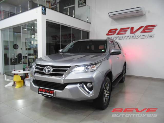 TOYOTA HILUX-SW4 SRV 2.7 4X2 FLEX AUTOMATICA 7 LUGARES